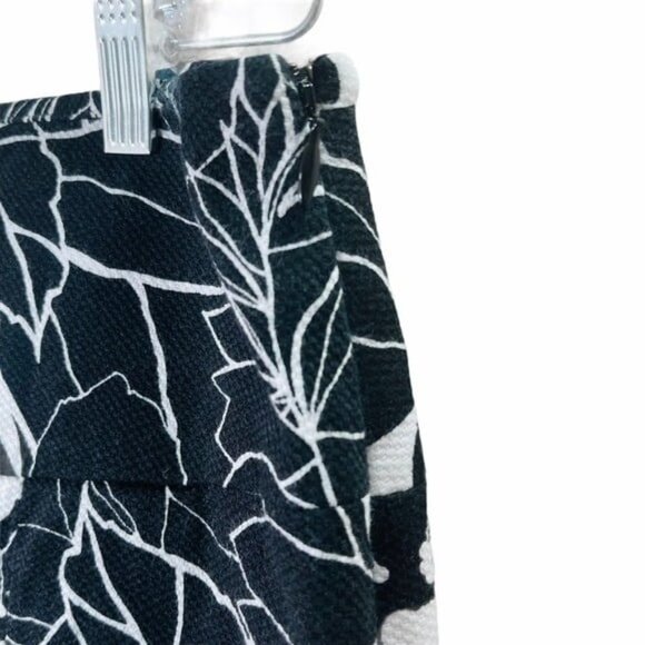 East 5th A Line Floral Pleated Shirt Size 6 - Picture 5 of 7